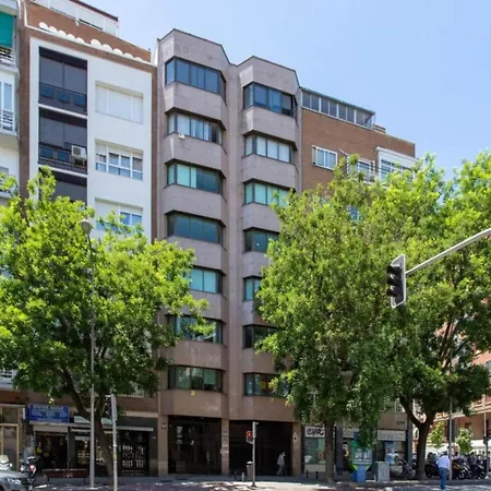 Apartament Snug With Balcony Playa